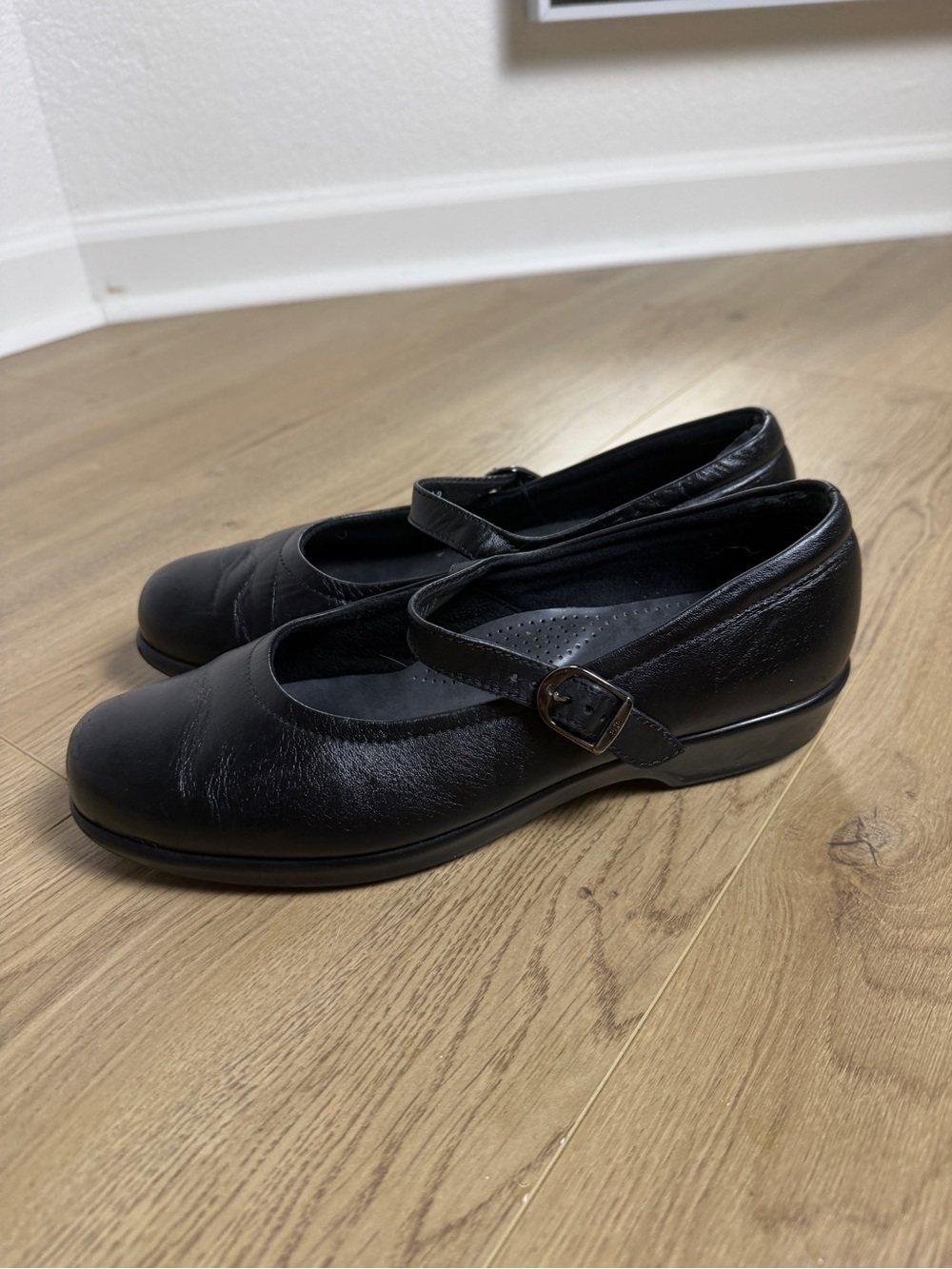 SAS Maria Mary Jane leather flats size 9